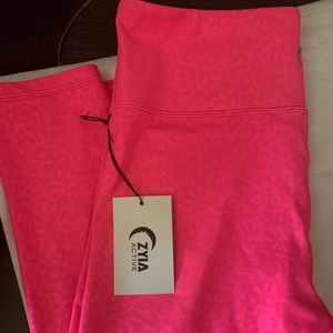 Zyia pink leopard light n tight leggings
